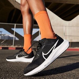 Nike Pegasus 40 sneakers